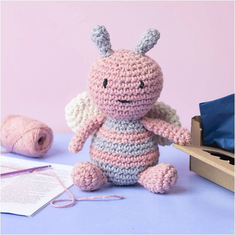 Creativ Company | Amigurumi Honigbiene Häkelset DIY Baumwolle Pastellfarben