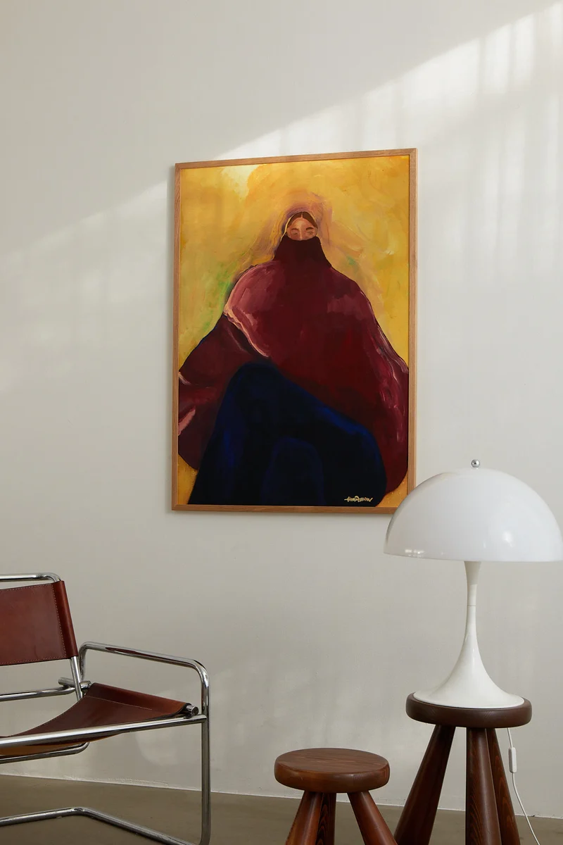 Sit like Mona