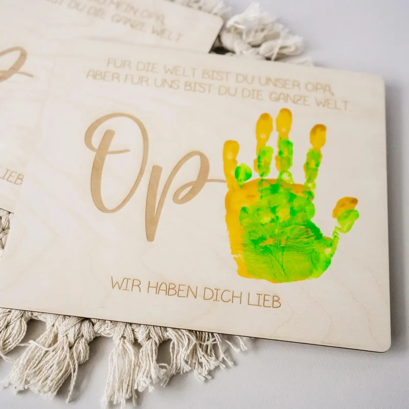 Handabdruck Brettchen Opa – Personalisiertes Holzgeschenk (1 Kind)