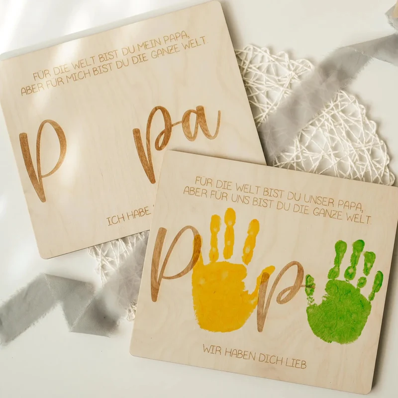 Handabdruck Brettchen Papa – Personalisiertes Holzgeschenk (1 Kind)