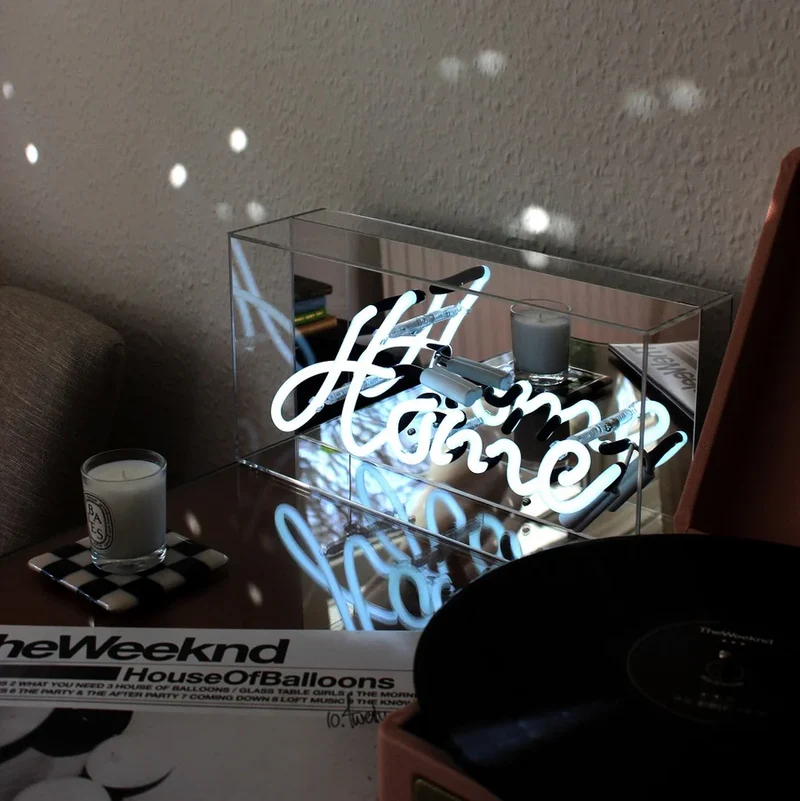 Neon Acryl Box “Home” | Warmes Statement Licht | Locomocean